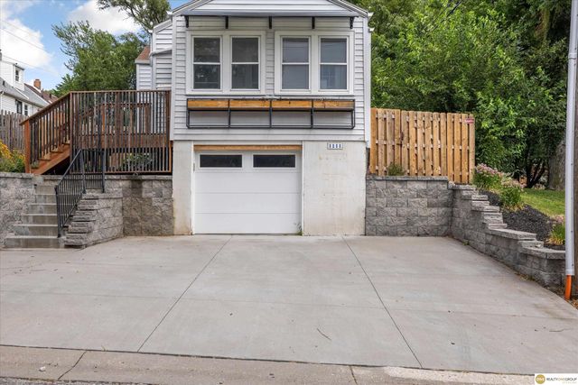 1111 S 64th Avenue, Omaha, NE 68106