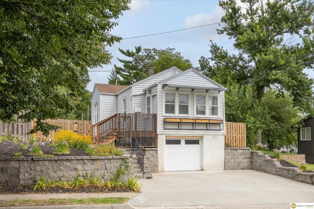 1111 S 64th Avenue, Omaha, NE 68106