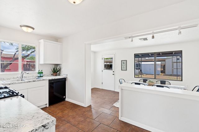 2912 N Bentley Avenue, Tucson, AZ 85716