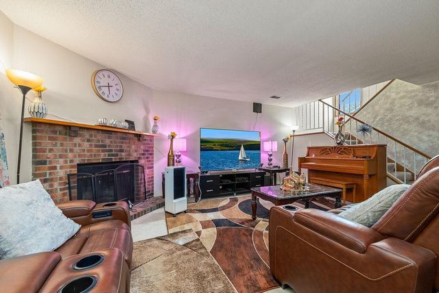 8712 N Cottonwood Lane, Maple Grove, MN 55369