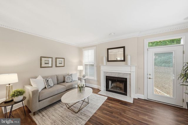 2638 FAIRFAX DR, Arlington, VA 22201
