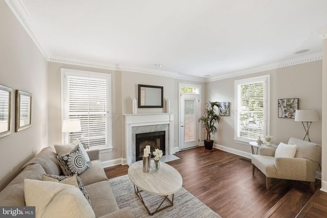 2638 FAIRFAX DR, Arlington, VA 22201