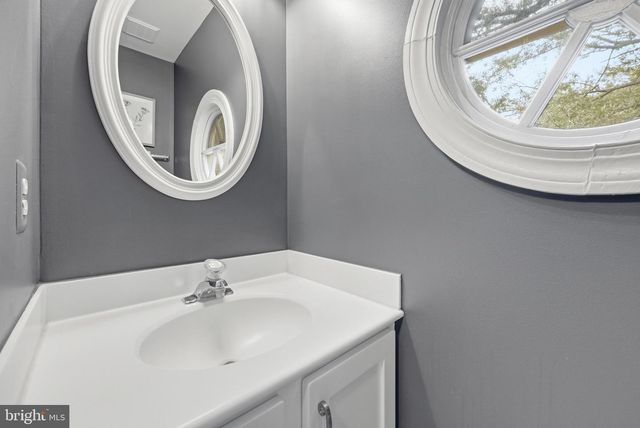 2638 FAIRFAX DR, Arlington, VA 22201