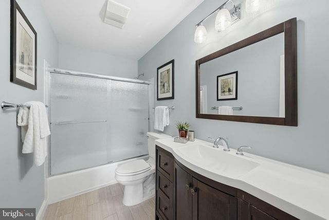 2638 FAIRFAX DR, Arlington, VA 22201