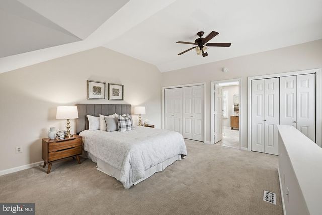 2638 FAIRFAX DR, Arlington, VA 22201