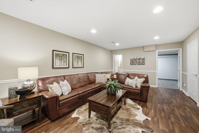 2638 FAIRFAX DR, Arlington, VA 22201