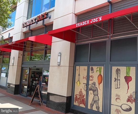 2638 FAIRFAX DR, Arlington, VA 22201