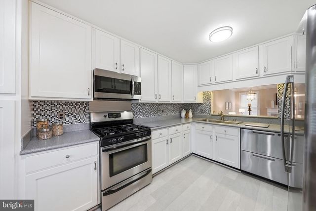 2638 FAIRFAX DR, Arlington, VA 22201