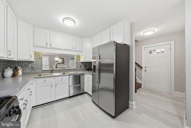 2638 FAIRFAX DR, Arlington, VA 22201