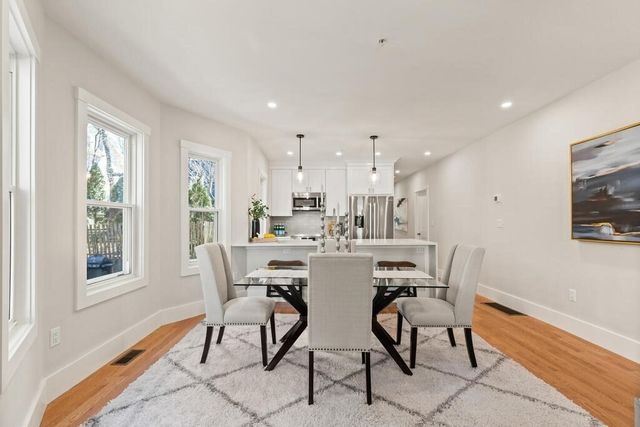 32 Cambridge Terrace 2, Cambridge, MA 02140