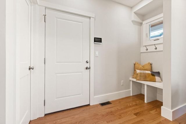 32 Cambridge Terrace 2, Cambridge, MA 02140