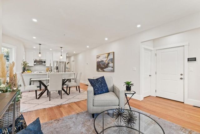 32 Cambridge Terrace 2, Cambridge, MA 02140