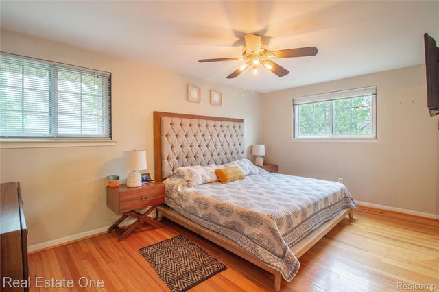 28781 Ravenwood Street, Farmington Hills, MI 48334