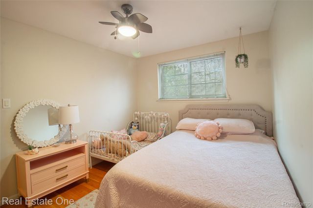 28781 Ravenwood Street, Farmington Hills, MI 48334