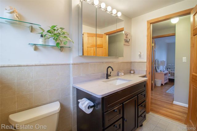 28781 Ravenwood Street, Farmington Hills, MI 48334