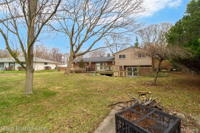 28781 Ravenwood Street, Farmington Hills, MI 48334