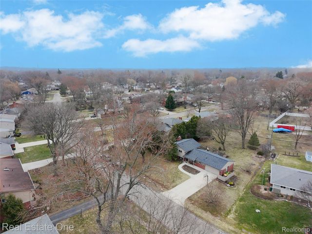 28781 Ravenwood Street, Farmington Hills, MI 48334