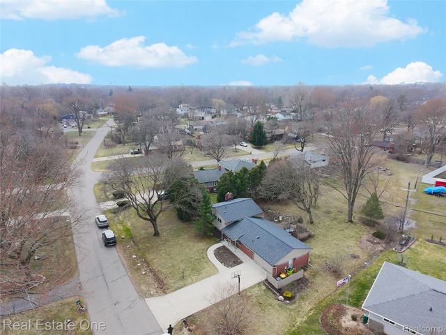 28781 Ravenwood Street, Farmington Hills, MI 48334