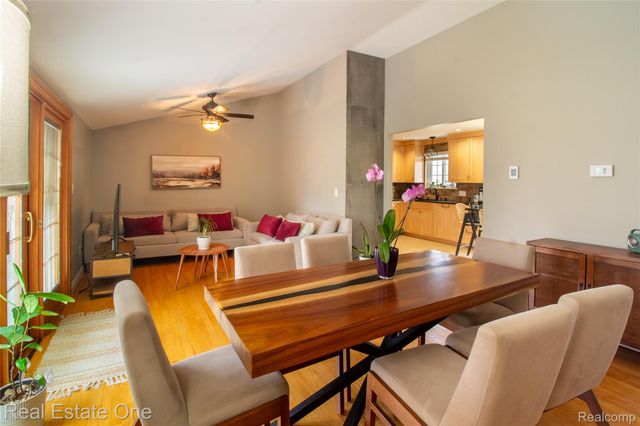 28781 Ravenwood Street, Farmington Hills, MI 48334