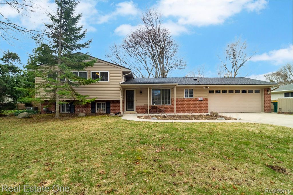 28781 Ravenwood Street, Farmington Hills, MI 48334