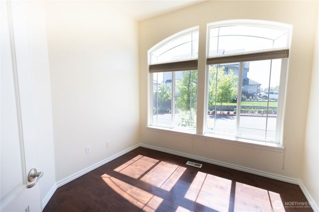 11816 SE 240th Place, Kent, WA 98030