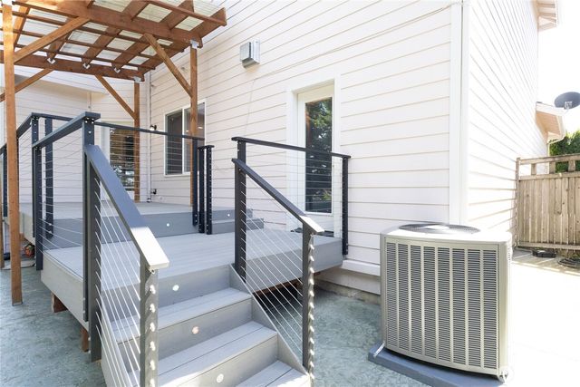 11816 SE 240th Place, Kent, WA 98030