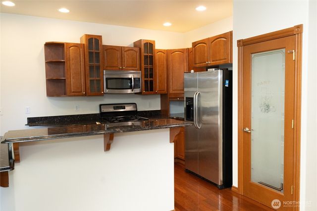 11816 SE 240th Place, Kent, WA 98030