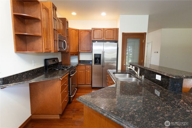 11816 SE 240th Place, Kent, WA 98030