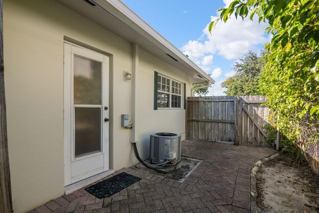 5230 NE 14th Way, Fort Lauderdale, FL 33334