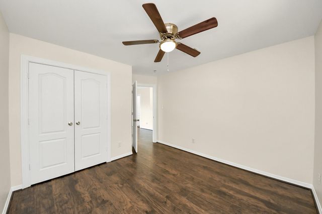 7215 Log Cradle Drive, Houston, TX 77041