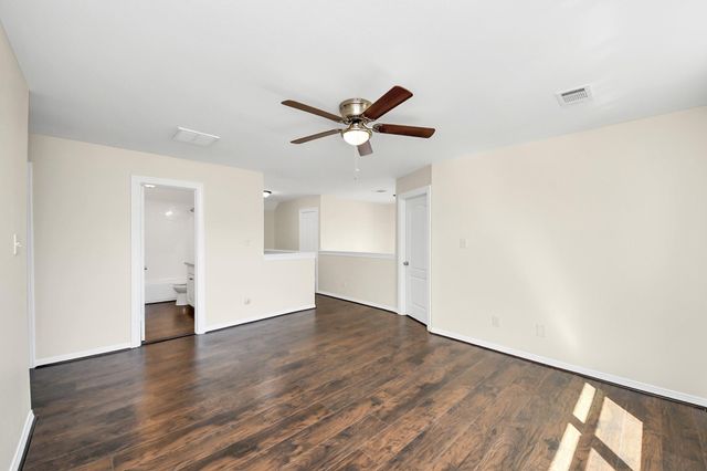 7215 Log Cradle Drive, Houston, TX 77041