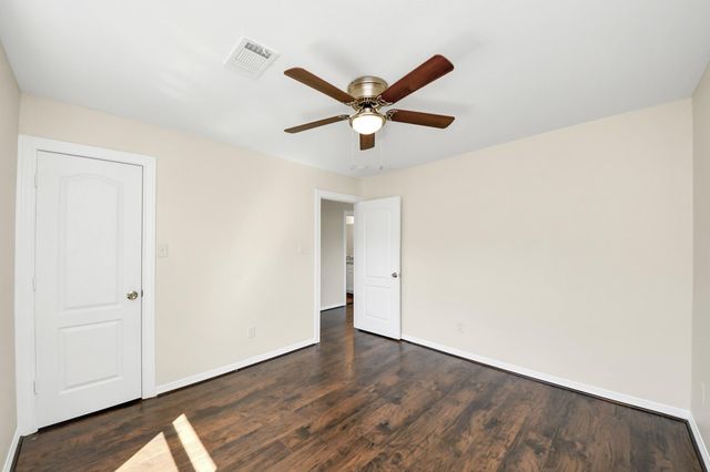 7215 Log Cradle Drive, Houston, TX 77041