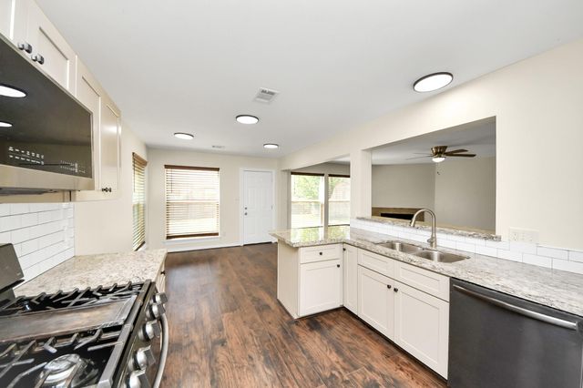 7215 Log Cradle Drive, Houston, TX 77041