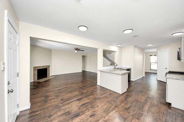 7215 Log Cradle Drive, Houston, TX 77041