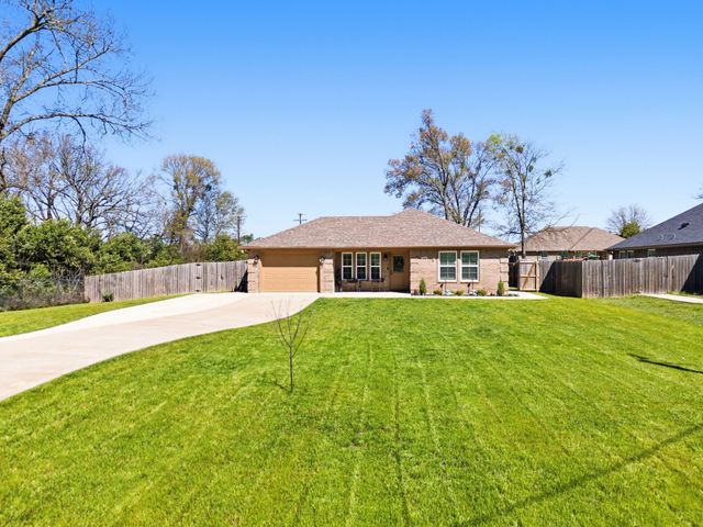 213 Freeman Street, Lindale, TX 75771