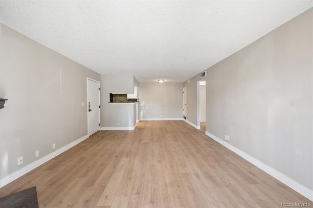 18391 E Kepner Place 103, Aurora, CO 80017