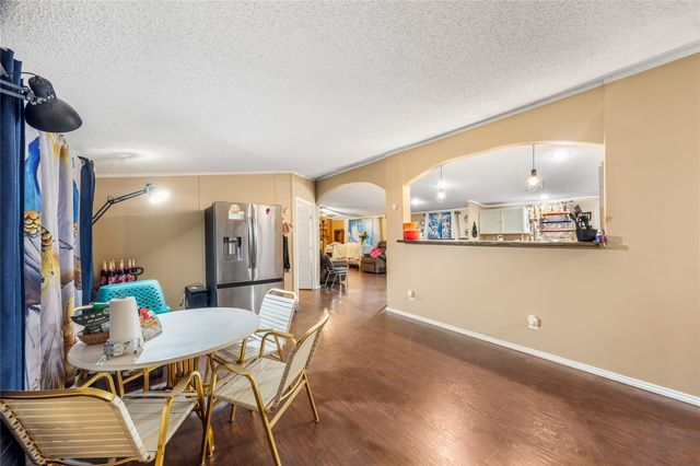 214 Lochness Drive, Highlands, TX 77562