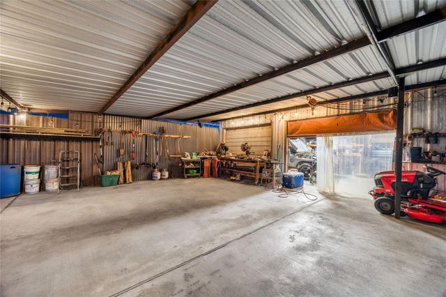 214 Lochness Drive, Highlands, TX 77562