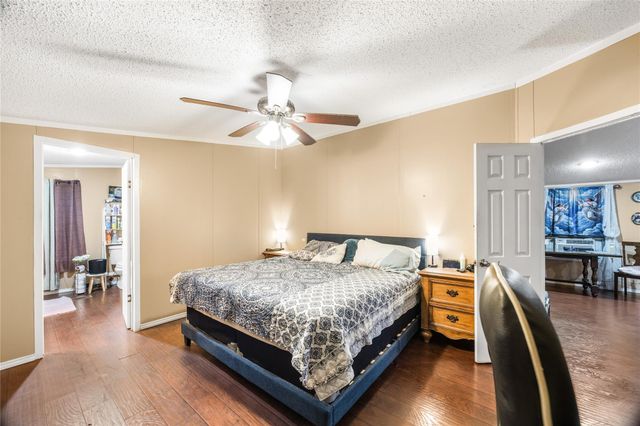 214 Lochness Drive, Highlands, TX 77562