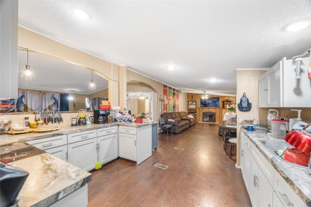 214 Lochness Drive, Highlands, TX 77562