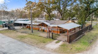214 Lochness Drive, Highlands, TX 77562