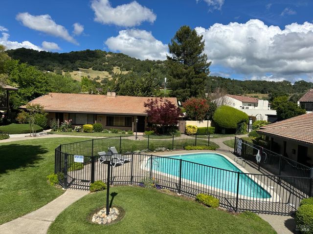 169 Guadalupe Dr, Sonoma, CA 95476