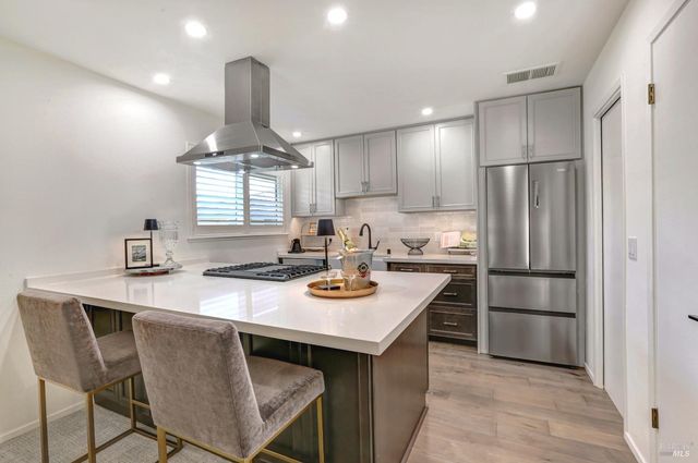 169 Guadalupe Dr, Sonoma, CA 95476