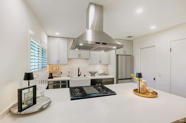 169 Guadalupe Dr, Sonoma, CA 95476