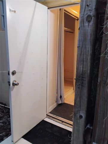 **** Thomas St 1, Hollywood, FL 33021