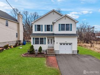 320 Hazelwood Place, Piscataway, NJ 08854