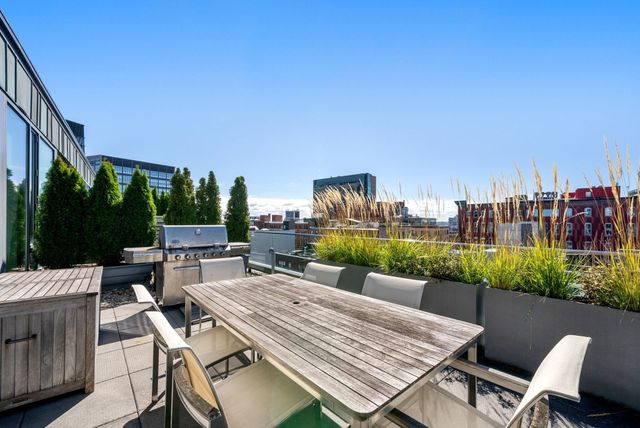 346 Congress St PH1, Boston, MA 02210