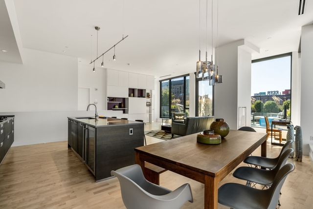 346 Congress St PH1, Boston, MA 02210