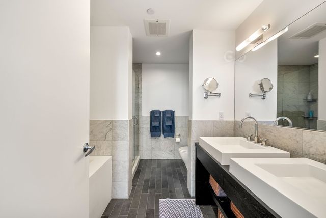 346 Congress St PH1, Boston, MA 02210