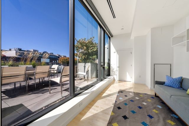 346 Congress St PH1, Boston, MA 02210